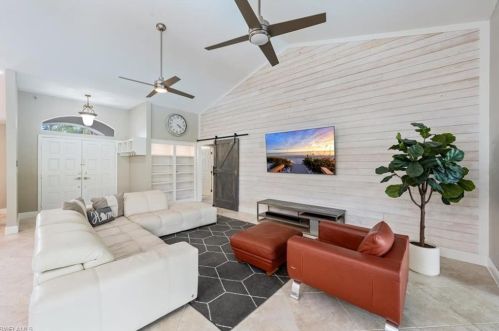 121 Lambton Ln, Naples FL  34104-6513 exterior