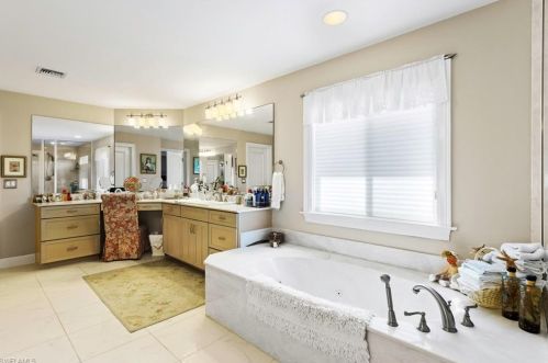 848 Birdie View Pt, Sanibel FL  33957-4629 exterior