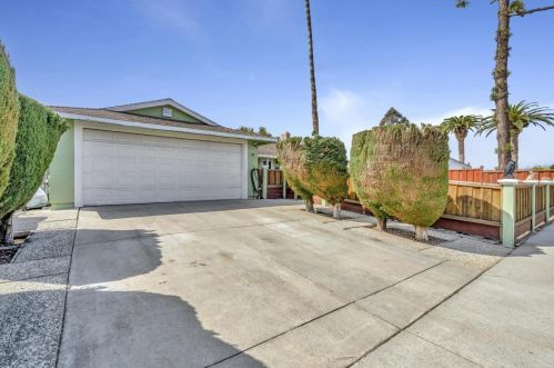 2032 Autumntree Ct, San Jose, CA 95131-1901