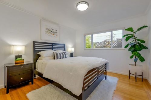 1640 Kentfield Ave, Redwood City CA  94061-2706 exterior