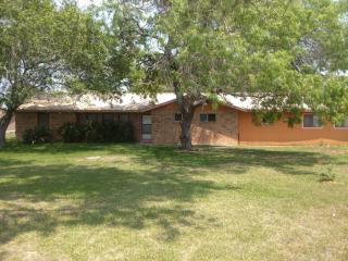 811 Muehl Rd, Seguin TX  78155-7794 exterior