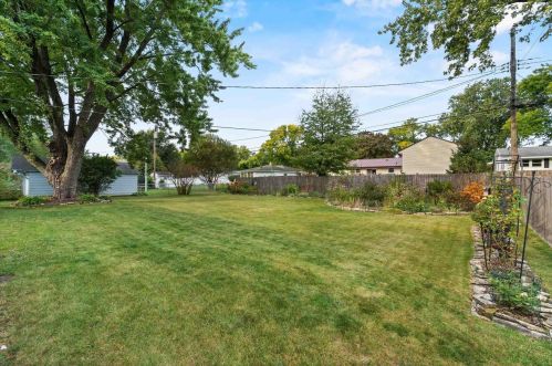 5129 Camden Rd, Madison WI 53716-2810 exterior