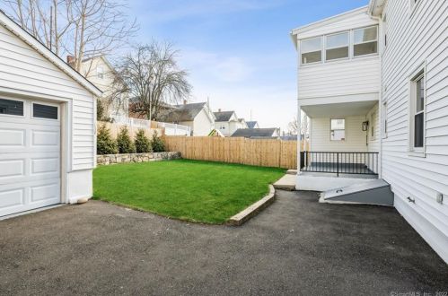 140 Frederick St, Stamford CT  06902-5242 exterior