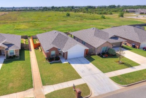 11900 8th St, Yukon, OK 73099-7395