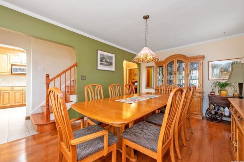 110 Central Blvd, New Hyde Park NY  11040-4228 exterior