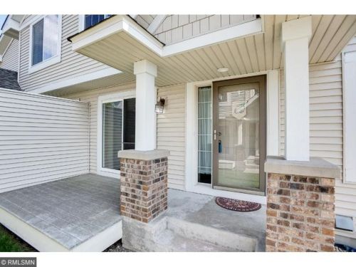 1627 County Road D, Saint Paul, MN 55109-5302