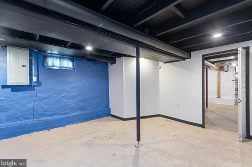 41 Roosevelt St, West Deptford NJ  08066-1028 exterior