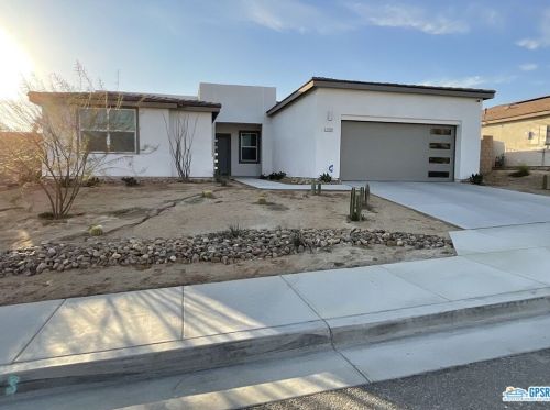 12559 Sylvanus Dr, Desert Hot Springs, CA 92240-3548
