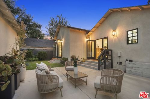 12202 Hartsook St, North Hollywood CA  91601-3961 exterior