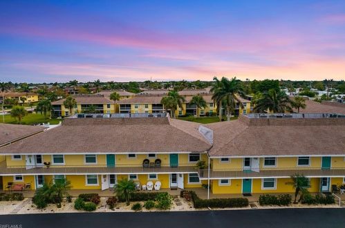 401 Charlemagne Blvd, Naples FL  34112-7069 exterior