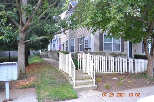1001 Cypress Ln, East Brunswick, NJ 08816-5253