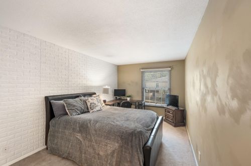 2411 Unity Ave, Minneapolis MN  55422-3449 exterior