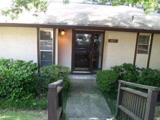 107 Westwood Dr, Tallahassee, FL 32304-1410