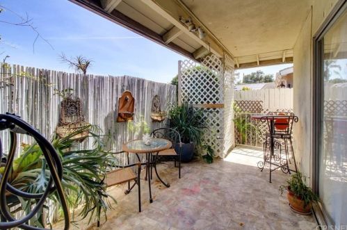 8438 Brimfield Ave, Van Nuys, CA 91402-2715