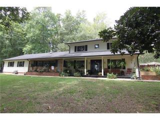 397 Lake Wylie Rd, Catawba Heights, NC 28012-8742