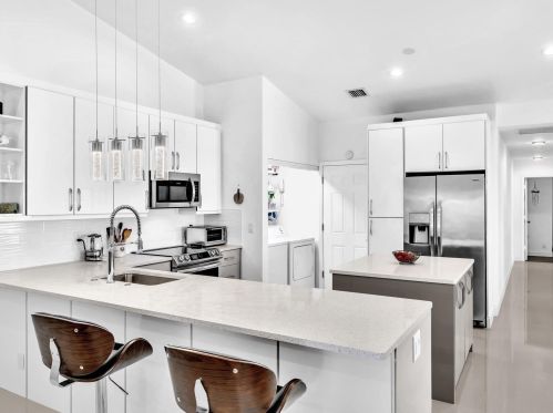 6090 Lake Hibiscus Dr, Delray Beach FL  33484-4617 exterior