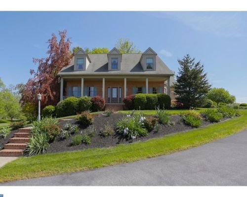 554 Willow St, Swartzville, PA 17569-9687