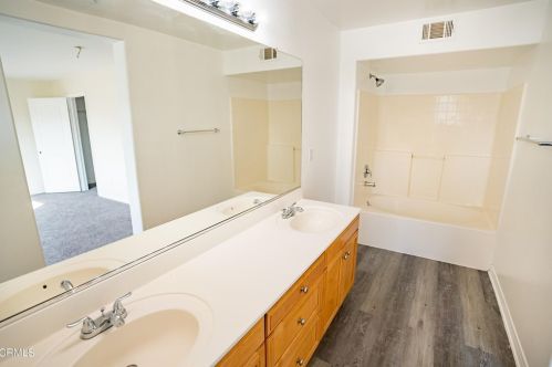 628 Green River St, Oxnard CA  93036-5318 exterior