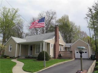 53 Raycroft St, Milford, CT 06461-2321