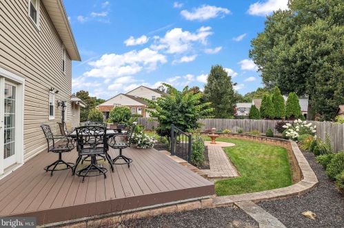 3 Dansfield Dr, Wilmington DE  19803-4806 exterior