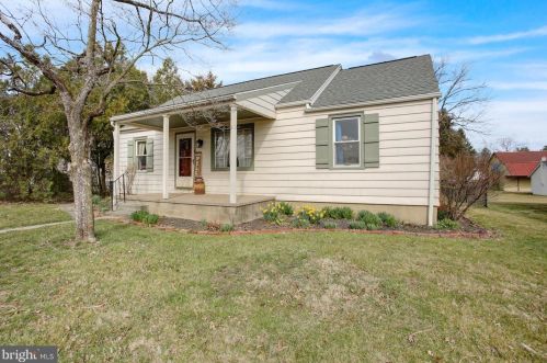 221 Nichols St, Dauberville PA  19533-9525 exterior