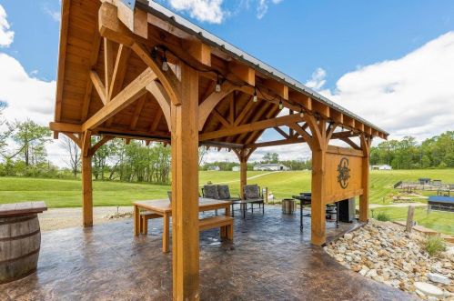 17978 Nashport Rd, Nashport OH  43830-4601 exterior