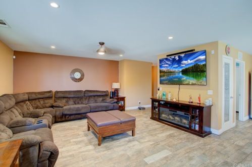 3126 Avenue, Lancaster, CA