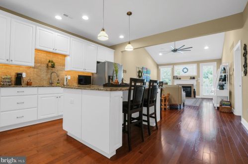 212 Hopewell Dr, Collegeville PA  19426-2852 exterior