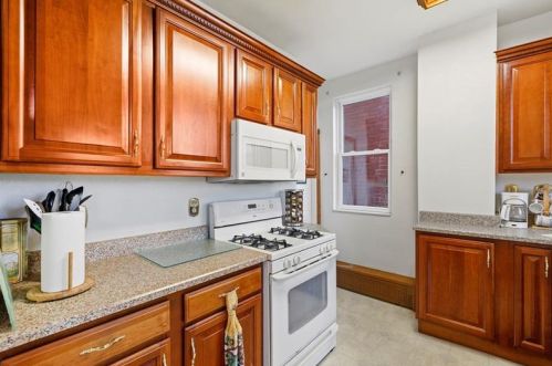 7313 Whipple St, Pittsburgh PA 15218-2011 exterior