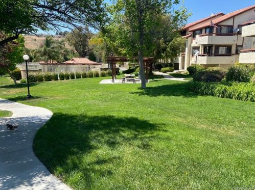 18053 Sundowner Way, Santa Clarita CA  91387-2912 exterior
