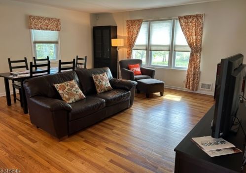 2 Alpine Dr, Morristown NJ  07960-3508 exterior