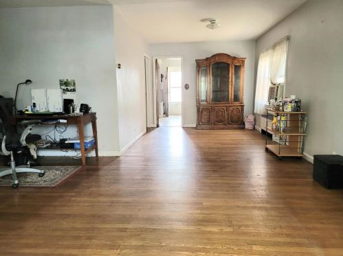 46 32nd St, Bayonne, NJ 07002-3981