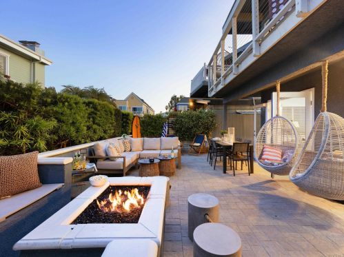 824 Anacapa Ct, San Diego CA  92109-8203 exterior