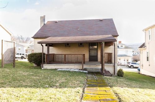 106 11th St, Connellsville PA  15425-2415 exterior