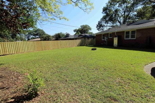 204 Eden Dr, Cayce-West Columbia SC  29033-2712 exterior
