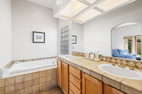 54560 Avenida Madero, La Quinta CA  92253-3725 exterior
