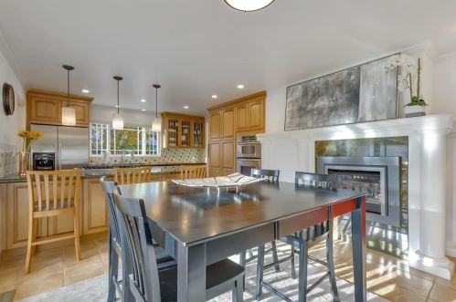 1640 Kentfield Ave, Redwood City CA  94061-2706 exterior