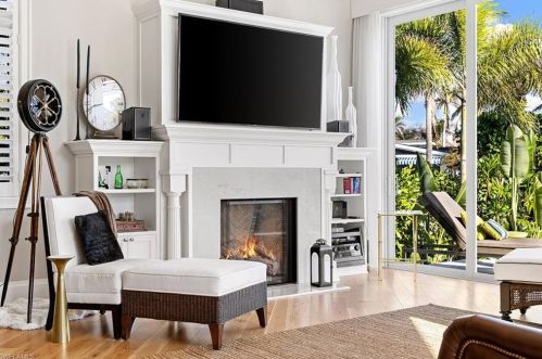 1266 Cobia Ct, Naples FL  34102-1549 exterior