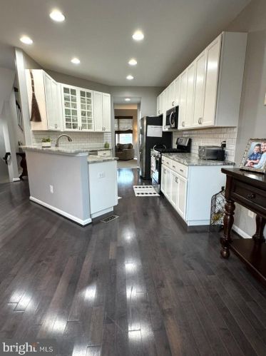 9283 Alvyn Lake Cir, Bristow VA  20136-6149 exterior