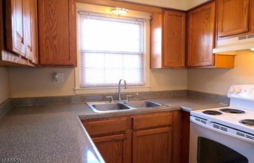 7 Hillside Ter, Fredon, NJ 07860-1103