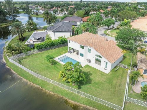 3761 144th Ave, Hollywood FL  33027-3785 exterior