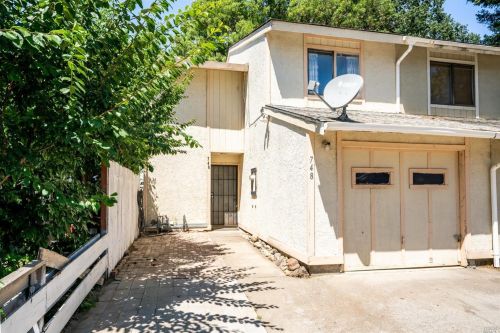 748 Myron Pl, Ukiah, CA 95482-4070