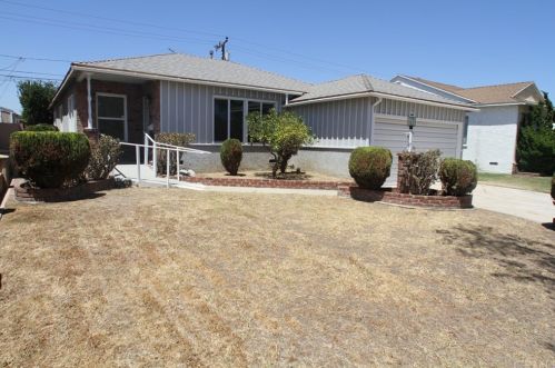 2735 Warwood Rd, Lakewood CA  90713-3137 exterior