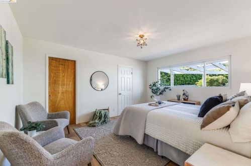 8410 Aster Ave, Oakland CA  94605-4104 exterior