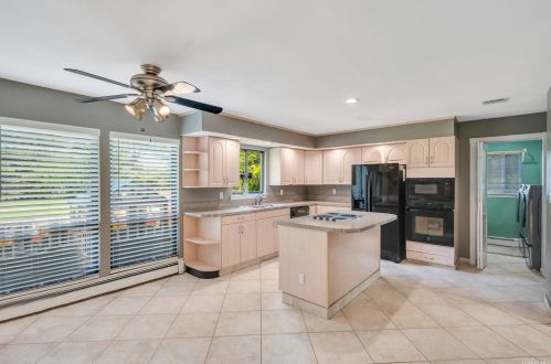 3 Hyanis Ct, Mount Sinai NY  11766-1809 exterior