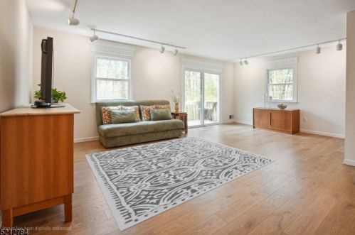 29 Brookstone Cir, Greystone Park, NJ 07950-2767