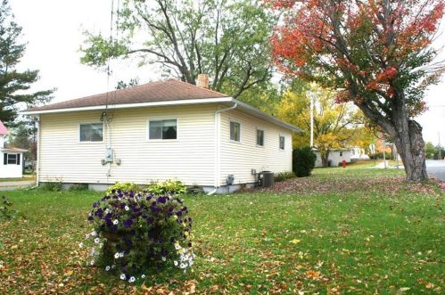 201 9th St, Ladysmith, WI 54848-2055