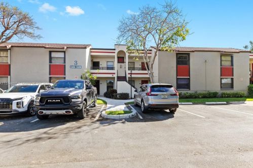 11446 10th St, Hollywood, FL 33026-3831