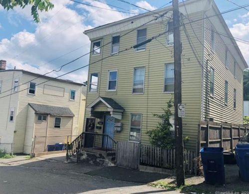 61 Leonard St, Waterbury CT  06708-3553 exterior
