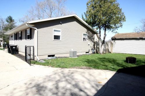 1613 Bluff St, Beloit WI  53511-3410 exterior